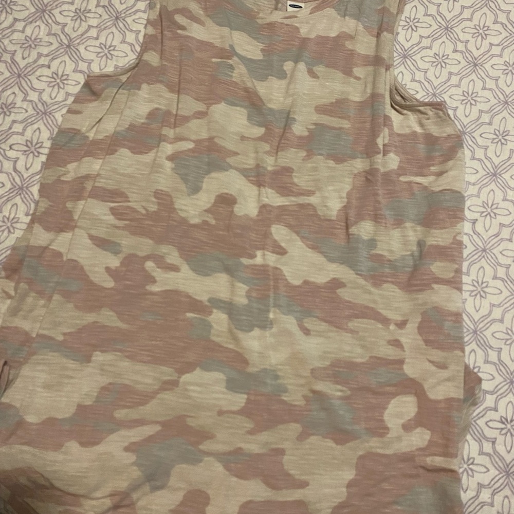 Pink camo tank top